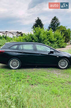 Универсал Opel Astra 2016 в 