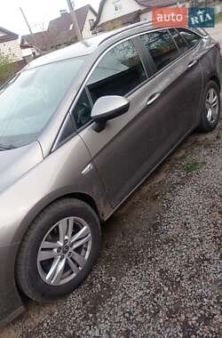 Універсал Opel Astra 2016 в Коростишеві