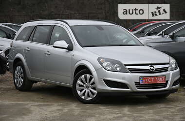 Універсал Opel Astra 2010 в Бердичеві