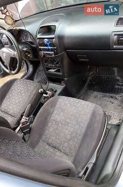 Хэтчбек Opel Astra 2000 в 