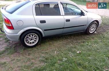 Хэтчбек Opel Astra 2000 в 