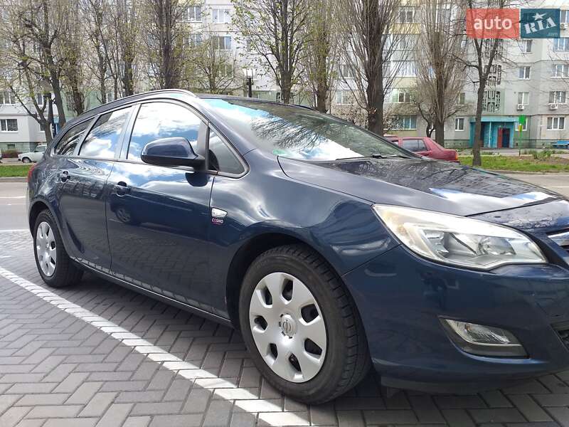 Универсал Opel Astra 2011 в Белой Церкви