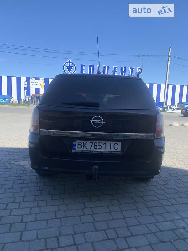 Универсал Opel Astra 2008 в Шепетовке