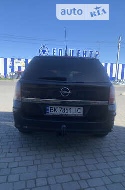 Универсал Opel Astra 2008 в Шепетовке