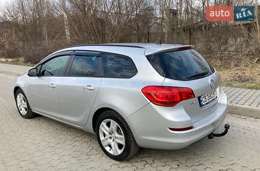 Универсал Opel Astra 2011 в 
