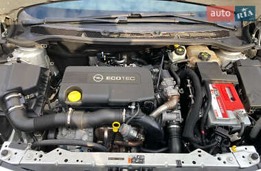 Универсал Opel Astra 2011 в 