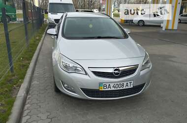 Универсал Opel Astra 2012 в Василькове