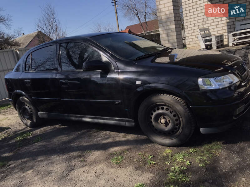 Хетчбек Opel Astra 2003 в Шишаках