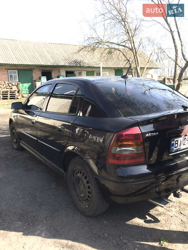 Хетчбек Opel Astra 2003 в Шишаках