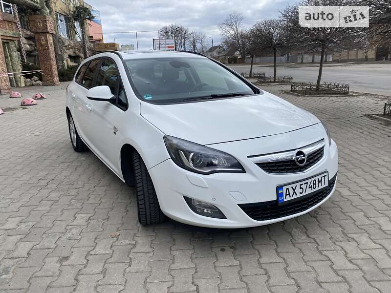 Универсал Opel Astra 2012 в Харькове