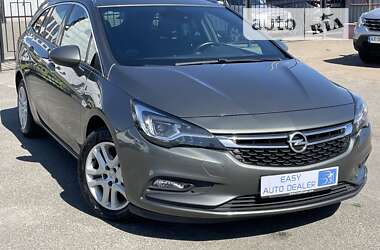 Універсал Opel Astra 2017 в Києві