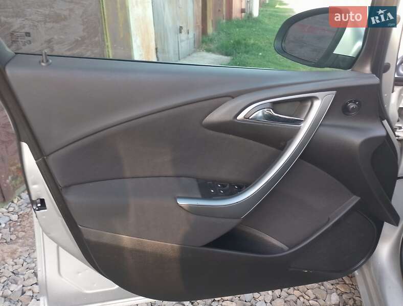 Универсал Opel Astra 2014 в Коломые