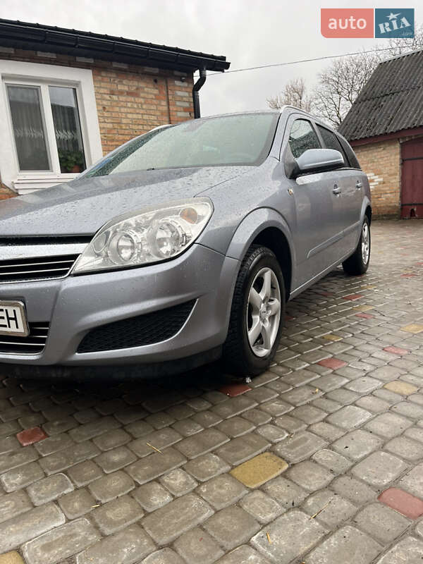 Універсал Opel Astra 2008 в Луцьку