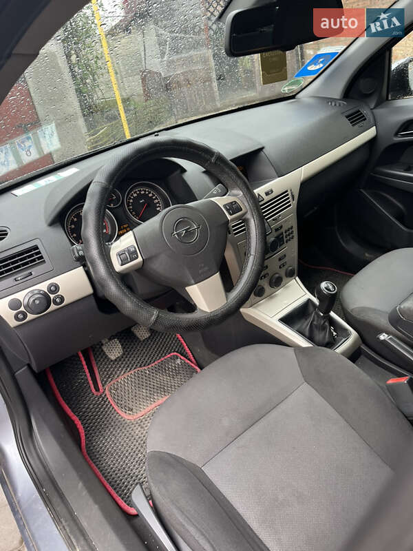 Універсал Opel Astra 2008 в Луцьку