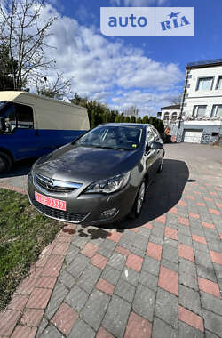 Универсал Opel Astra 2011 в Золочеве