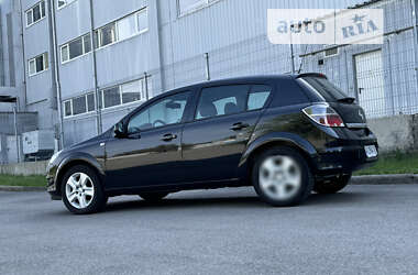 Хэтчбек Opel Astra 2012 в Днепре