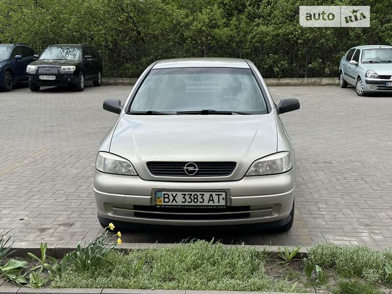 Седан Opel Astra 2008 в Хмельницком