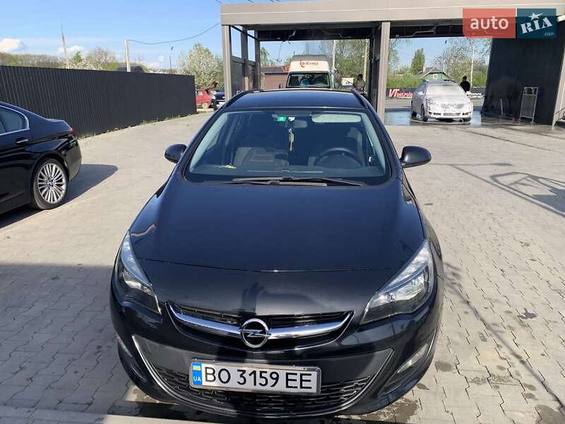 Универсал Opel Astra 2014 в Калуше