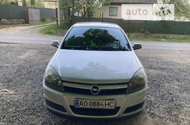 Хетчбек Opel Astra 2004 в Ужгороді