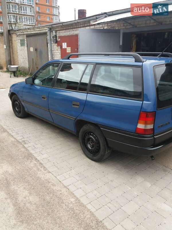 Универсал Opel Astra 1993 в Львове