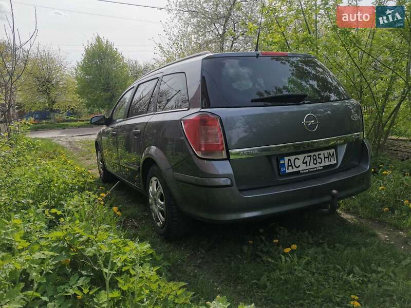 Универсал Opel Astra 2004 в Луцке