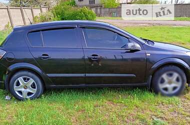 Хэтчбек Opel Astra 2008 в Раздельной