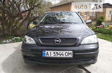 Седан Opel Astra 2006 в Переяславе