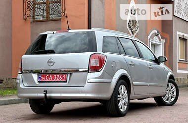 Универсал Opel Astra 2010 в Стрые