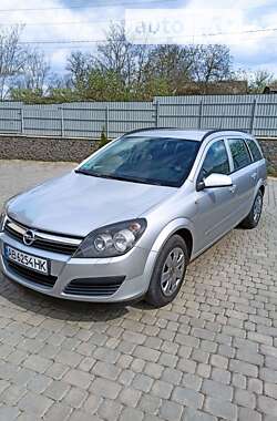 Универсал Opel Astra 2006 в Тростянце