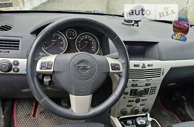 Универсал Opel Astra 2008 в Шумске