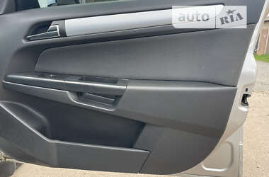 Універсал Opel Astra 2005 в 