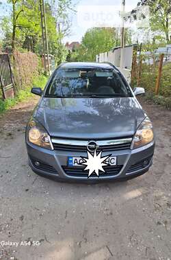 Универсал Opel Astra 2007 в Берегово