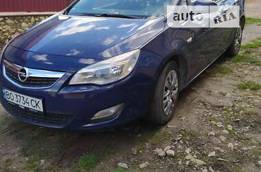 Універсал Opel Astra 2012 в Тернополі