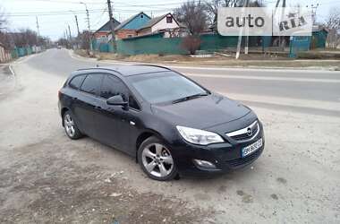 Универсал Opel Astra 2012 в Сумах