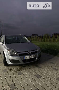 Универсал Opel Astra 2005 в Яворове