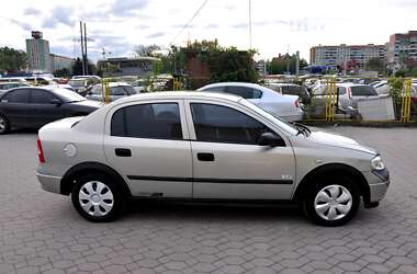 Седан Opel Astra 2006 в Львове