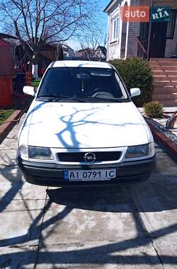 Хэтчбек Opel Astra 1995 в Киеве