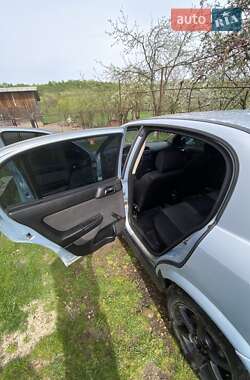 Седан Opel Astra 2004 в 