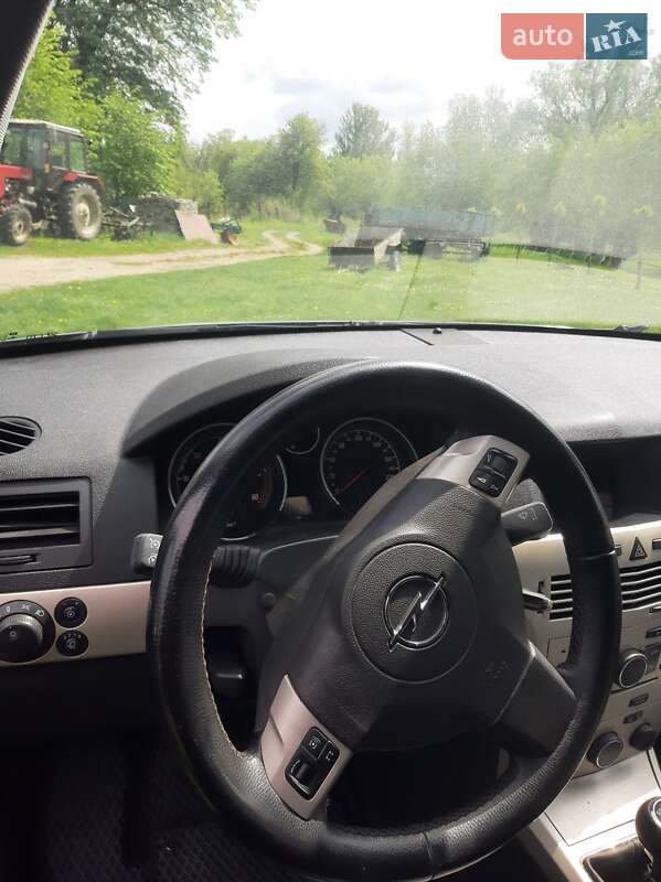 Универсал Opel Astra 2008 в Снятине