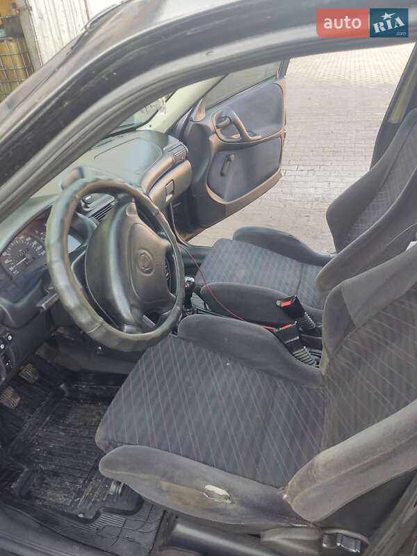 Універсал Opel Astra 1997 в Рівному