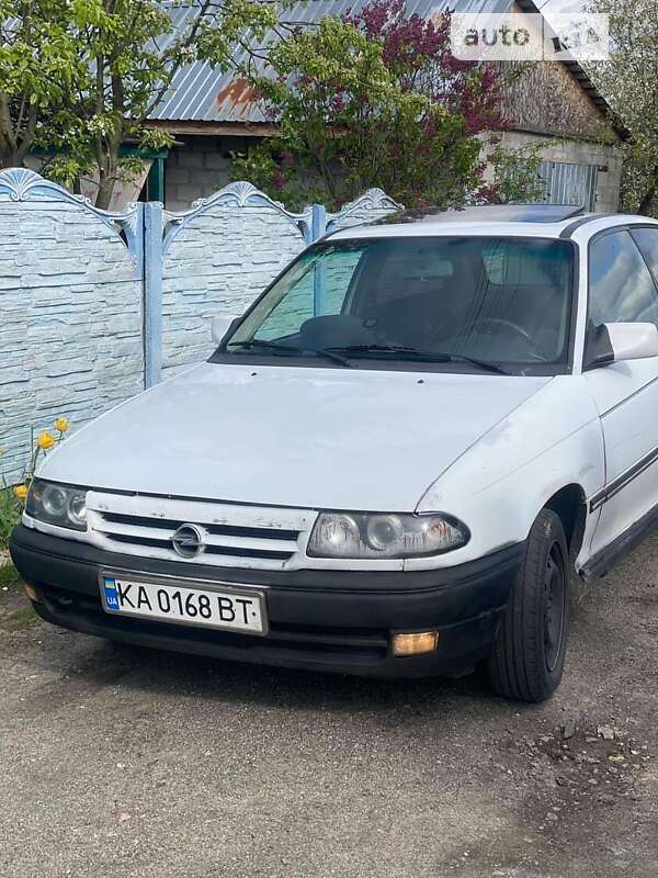 Хэтчбек Opel Astra 1994 в Бородянке