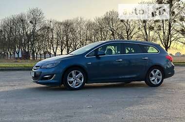 Універсал Opel Astra 2013 в Володимир-Волинському