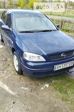 Седан Opel Astra 2002 в Звягеле