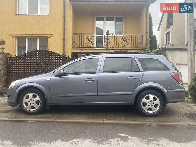 Универсал Opel Astra 2007 в Хусте