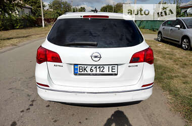 Универсал Opel Astra 2013 в Запорожье