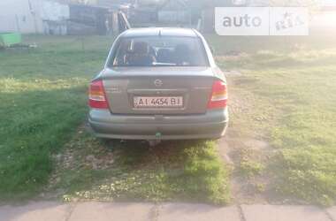 Седан Opel Astra 2008 в Згуровке