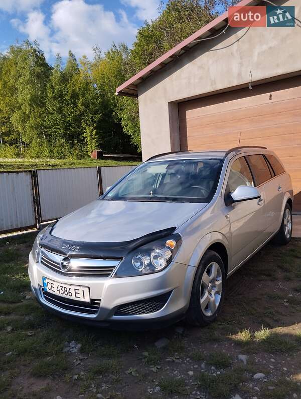 Универсал Opel Astra 2010 в Вижнице