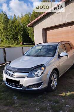 Универсал Opel Astra 2010 в Вижнице