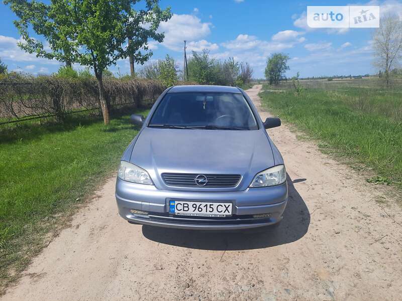 Седан Opel Astra 2006 в Чернигове