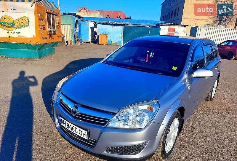 Универсал Opel Astra 2009 в Покровске